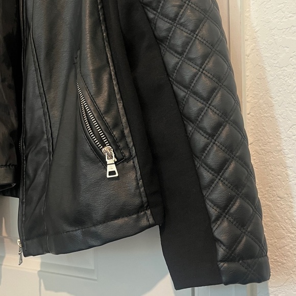 Cutter & Buck Black Quilted Jacket - Picture 6 of 9